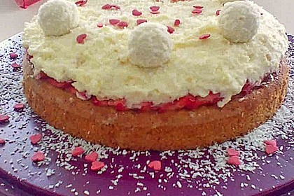 Erdbeer-Raffaello-Torte 197