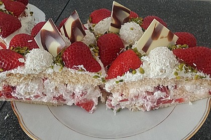 Erdbeer-Raffaello-Torte 91