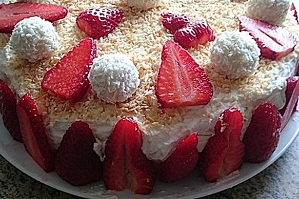 Erdbeer-Raffaello-Torte 52