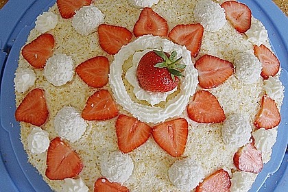 Erdbeer-Raffaello-Torte 31