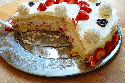 Erdbeer-Raffaello-Torte 70