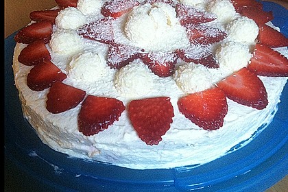 Erdbeer-Raffaello-Torte 102