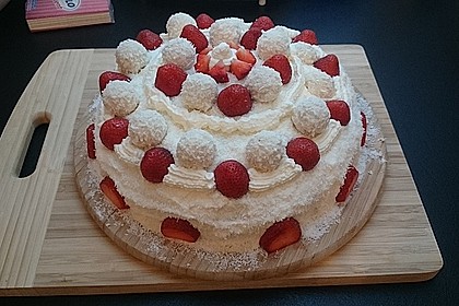 Erdbeer-Raffaello-Torte 127