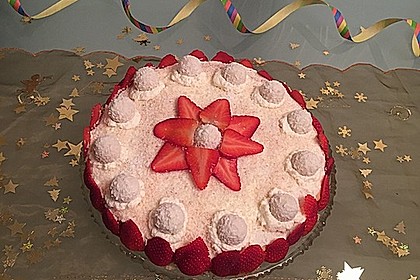 Erdbeer-Raffaello-Torte 69