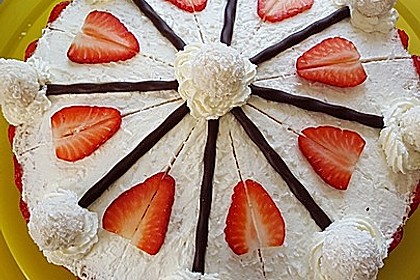 Erdbeer-Raffaello-Torte 139