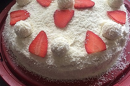 Erdbeer-Raffaello-Torte 141