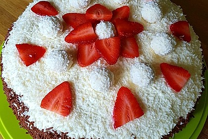 Erdbeer-Raffaello-Torte 57
