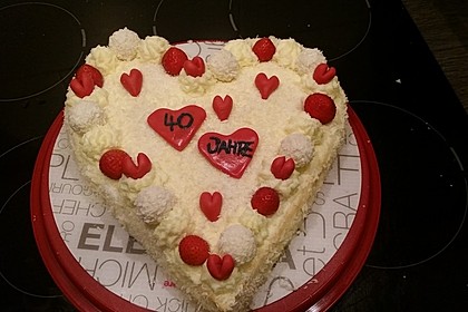 Erdbeer-Raffaello-Torte 48