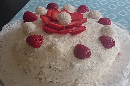 Erdbeer-Raffaello-Torte 94
