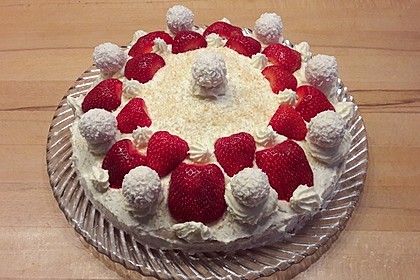 Erdbeer-Raffaello-Torte 97
