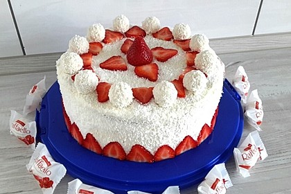 Erdbeer-Raffaello-Torte 3