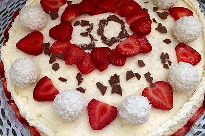 Erdbeer-Raffaello-Torte 140