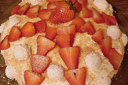 Erdbeer-Raffaello-Torte 234