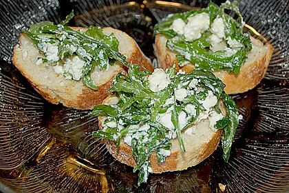 Bruschetta mit Rucola und Schafk&auml;se