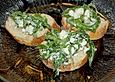 Bruschetta mit Rucola und Schafk&auml;se