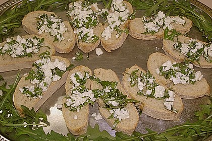 Bruschetta mit Rucola und Schafk&auml;se 2