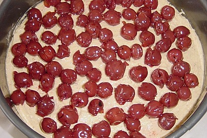 Nusskuchen mit Sauerkirschen 18