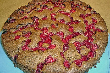 Nusskuchen mit Sauerkirschen 10