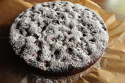 Nusskuchen mit Sauerkirschen 26