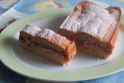 Rhabarberkuchen mit Rahmguß