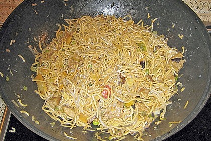 Asiatische Bratnudeln 48