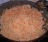Asiatische Bratnudeln (Bild)