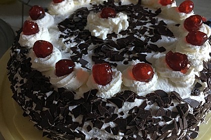 Schwarzwälder Kirschtorte 169