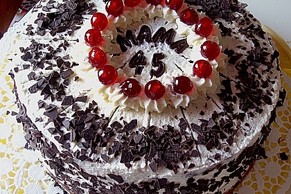 Schwarzwälder Kirschtorte 299