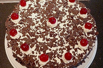 Schwarzwälder Kirschtorte 271
