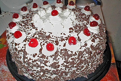 Schwarzwälder Kirschtorte 273