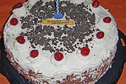 Schwarzwälder Kirschtorte 268
