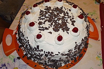 Schwarzwälder Kirschtorte 230