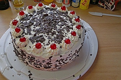 Schwarzwälder Kirschtorte 200