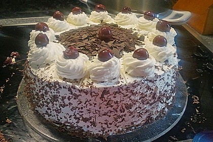 Schwarzwälder Kirschtorte 179