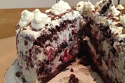 Schwarzwälder Kirschtorte 240