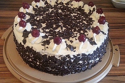 Schwarzwälder Kirschtorte 145