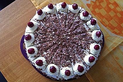 Schwarzwälder Kirschtorte 195
