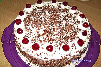 Schwarzwälder Kirschtorte 260