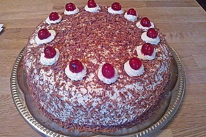 Schwarzwälder Kirschtorte 261