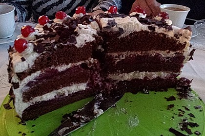Schwarzwälder Kirschtorte 345