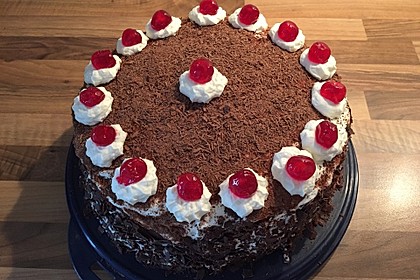 Schwarzwälder Kirschtorte 166
