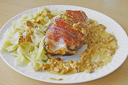 Gef&uuml;lltes H&auml;hnchenbrustfilet im Speckmantel 1