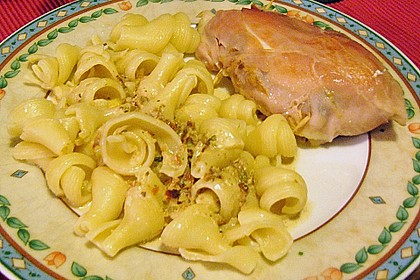 Gef&uuml;lltes H&auml;hnchenbrustfilet im Speckmantel