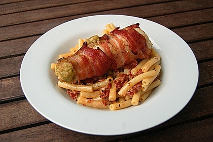 Gef&uuml;lltes H&auml;hnchenbrustfilet im Speckmantel 11