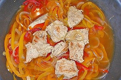 H&auml;hnchenbrust in Paprika - Sherry - Sauce 1