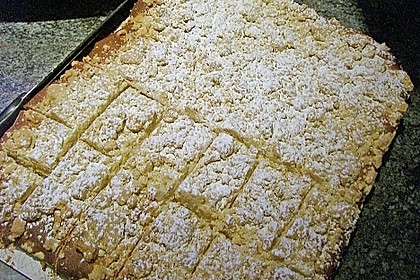 Butter - Hefe - Streuselkuchen mit Sahne 3