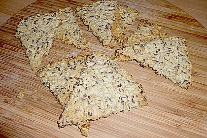 Kerniges Knäckebrot 45