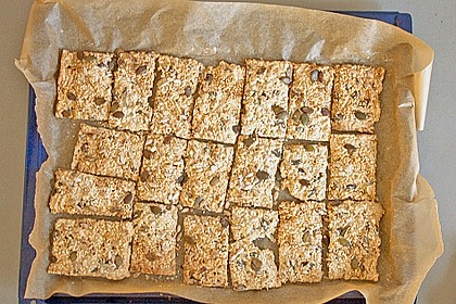Kerniges Knäckebrot 76