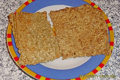 Kerniges Knäckebrot 73