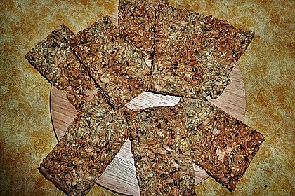Kerniges Knäckebrot 38